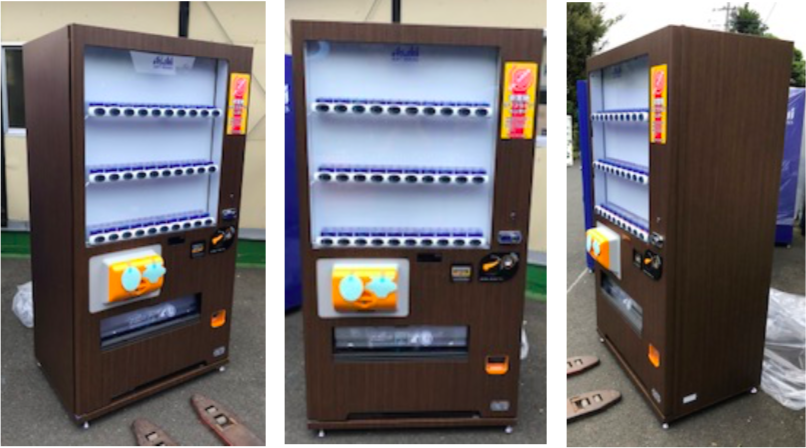 木目テクスチャーラッピング自販機